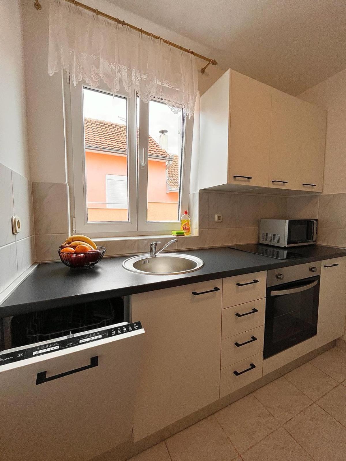Family Holiday Apartments Lucia Vodice Exterior photo